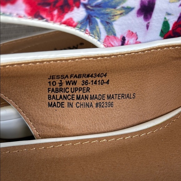 Comfortview Floral Slingback Flats - Red, Purple, White - Picture 4 of 17